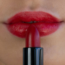 Eco by Sonya Feuchtigkeitsspendender Lippenstift Burleigh Red 4 g