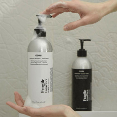 Fragile Glow Erneuerndes und feuchtigkeitsspendendes Shampoo 450 ml Fragile Glow Erneuerndes und feuchtigkeitsspendendes Shampoo 450 ml